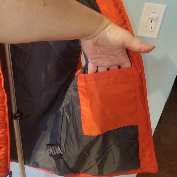 Small Orange Puffer Vest. Zipper, Pocket, Gorpcore, Halloween, Fall Winter DIY - Picture 8 of 12